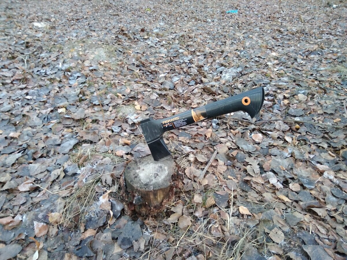 Топор Solid малый Fiskars (121220).