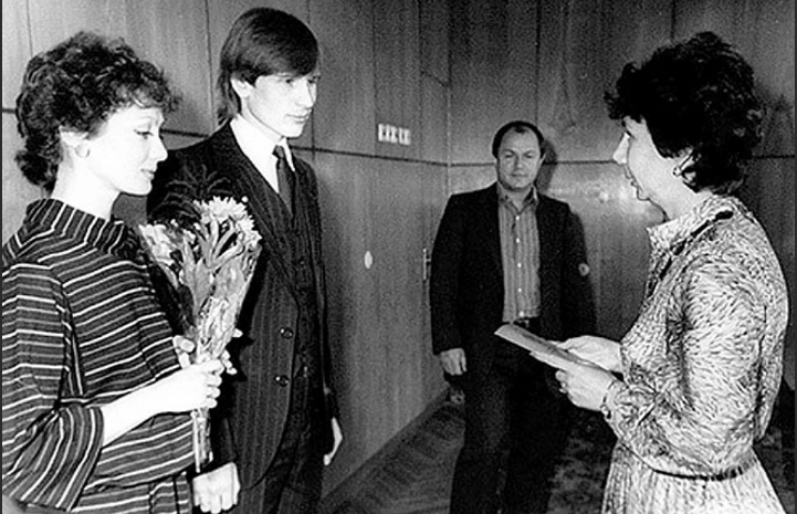 Ольга Зарубина и Александр Малинин в день свадьбы. 1983 год Фото Яндекс.Картинки.
