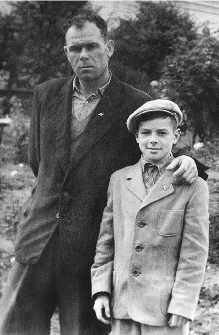 Позже в семье Харламовых родилась девочка, которую назвали Татьяной. 