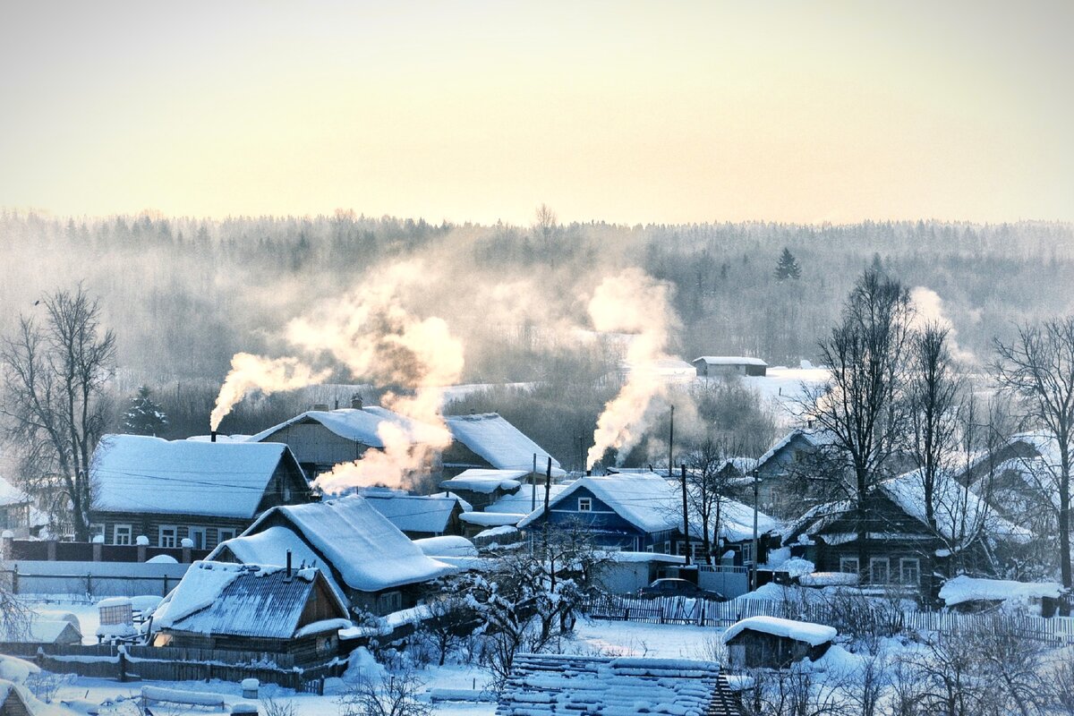 Когда на улице холодно и печка холодная, то возникает вероятность образования обратной тяги
