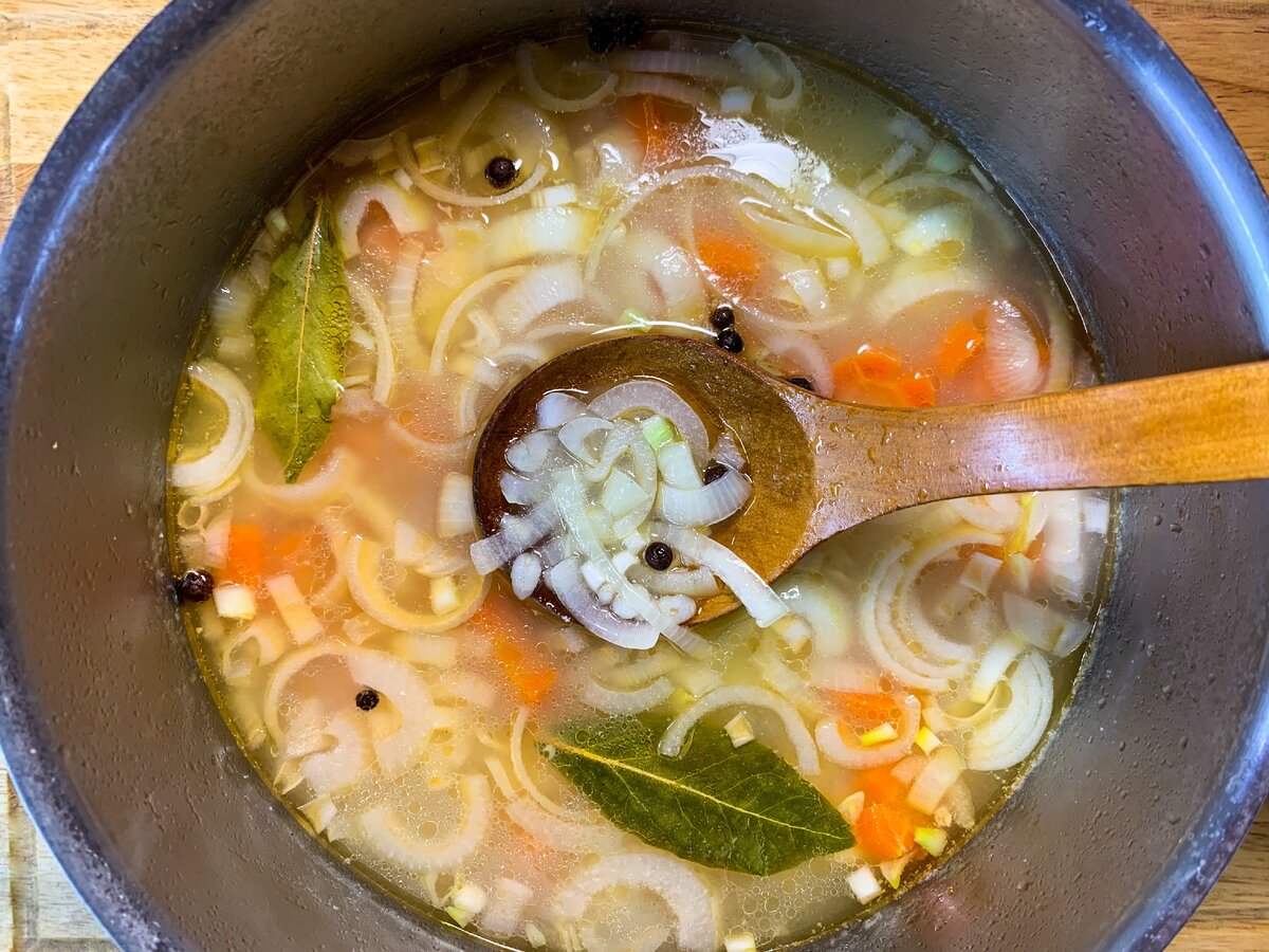 Уха с перловкой