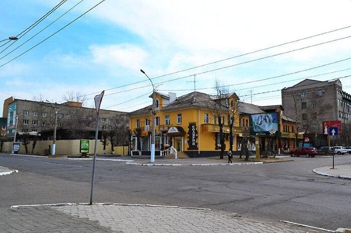 Дом сохранился до сих пор, это дом по адресу - Бутина, 18