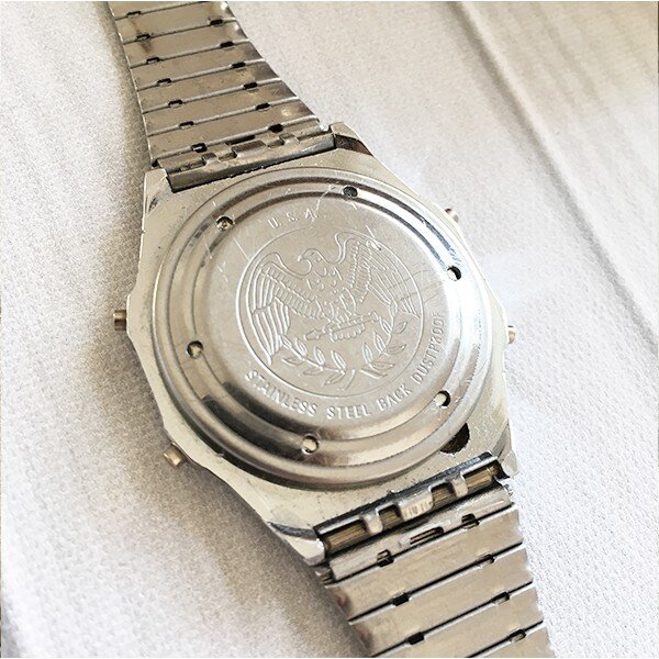 Тот самый орел и надпись USA