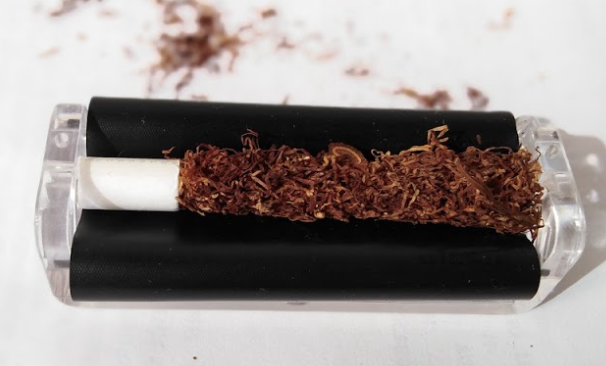 Такого количества табака будет достаточно. С опытом вы будете определять нужное количество на глаз, или даже на ощупь. 