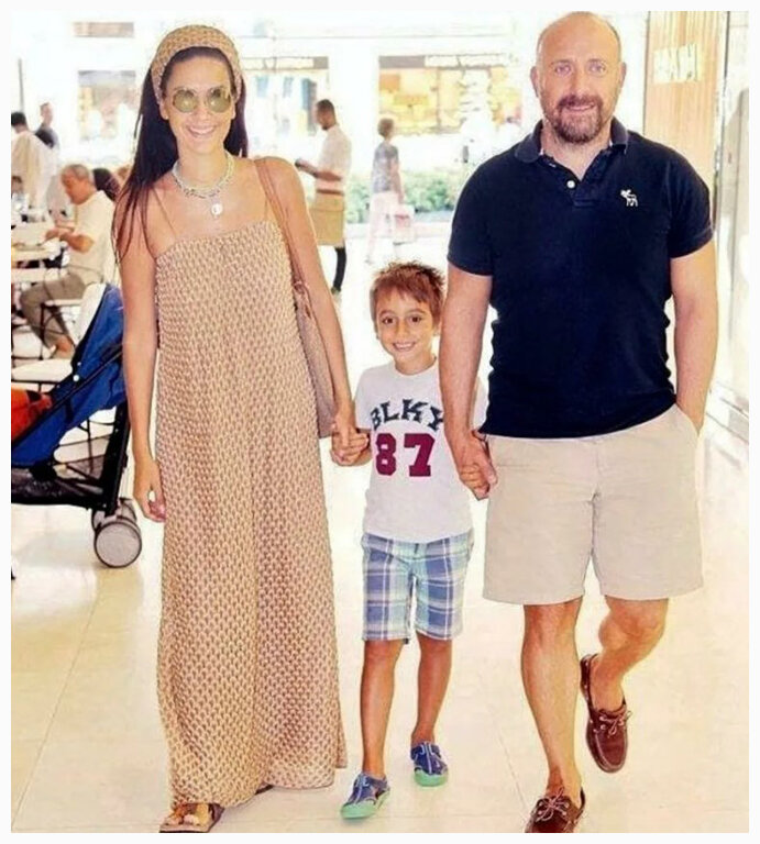 Халит Эргенч с семьей