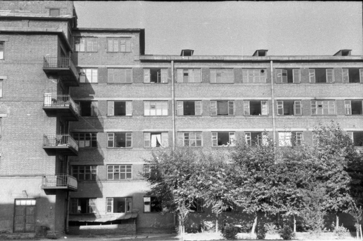 Студенческий городок Политехнического института - Санкт-Петербургский политехнический университет. Общежитие № 6М и № 6Ф, 1967 г. Источник: https://www.citywalls.ru/photo272220.html.