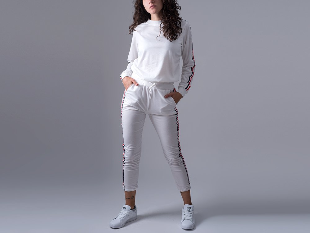 Спортивный костюм. Фото с сайта: kzn.outmaxshop.ru