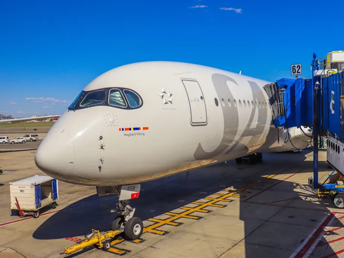  Scandinavian Airlines' Airbus A350-900 XWB. Фото: Thomas Pallini/Insider