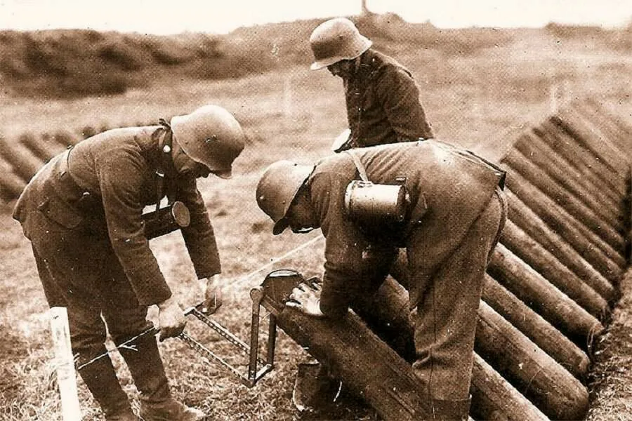 Первое применение химического. Химическое оружие первой мировой Осовец. Хим оружие 1 мировой войны.