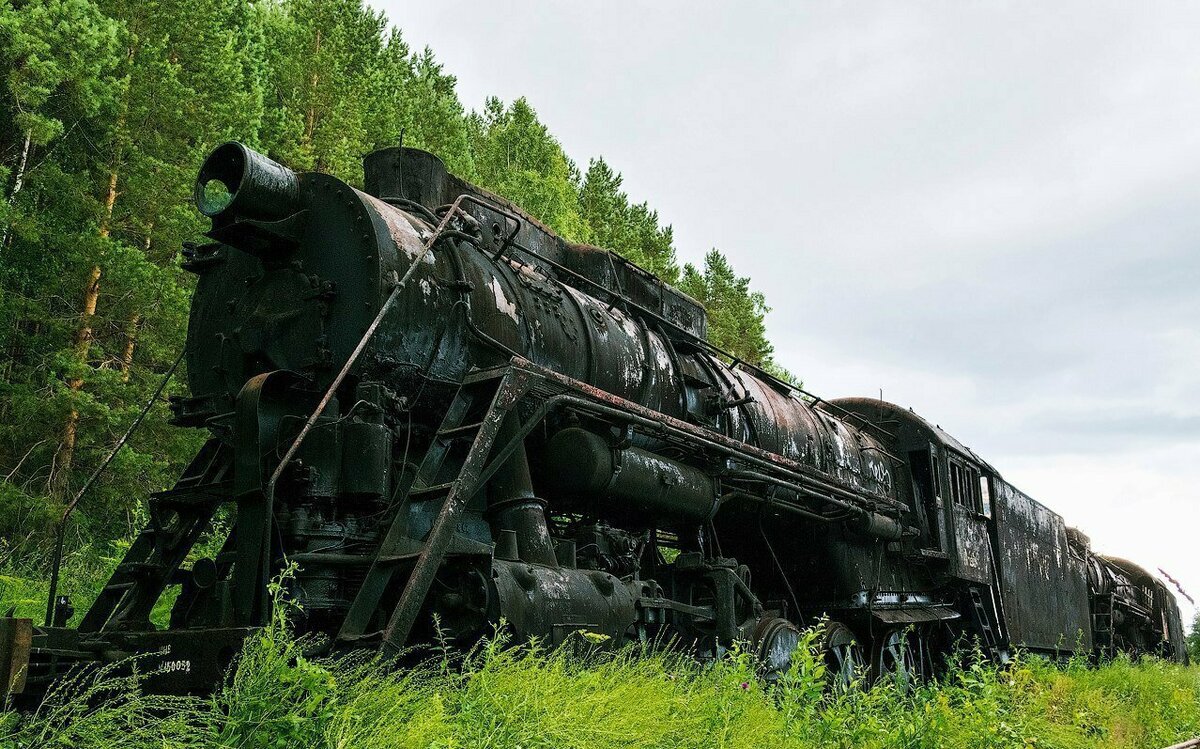 кладбище поездов лебяжье. мы мирные люди но наш бронепоезд стоит. коммунистические плакаты ссср. мы мирный народ но наш бронепоезд стоит на запасном пути. мы мирные люди но наш бронепоезд стоит.
