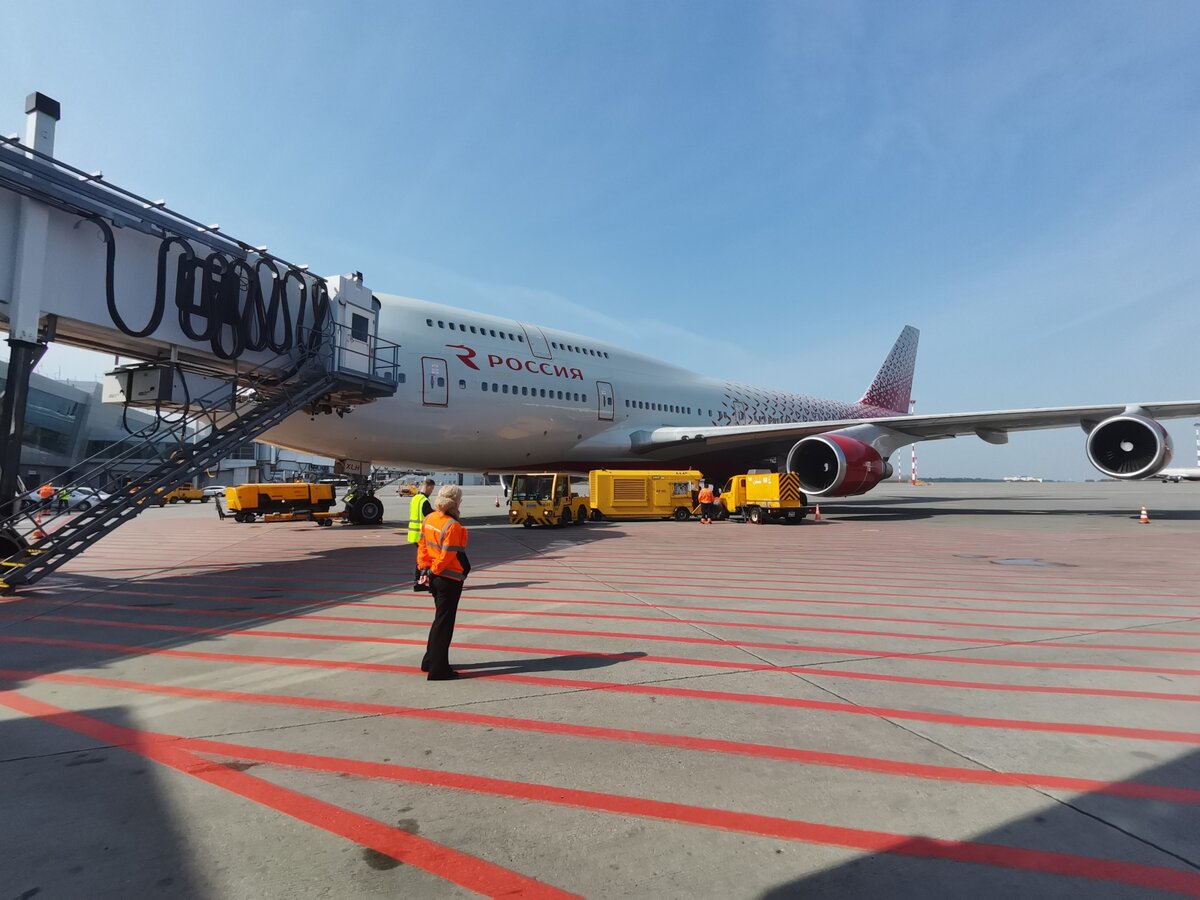 Воздушный запуск на Боинге-747, две установки воздушного запуска и два источника питания