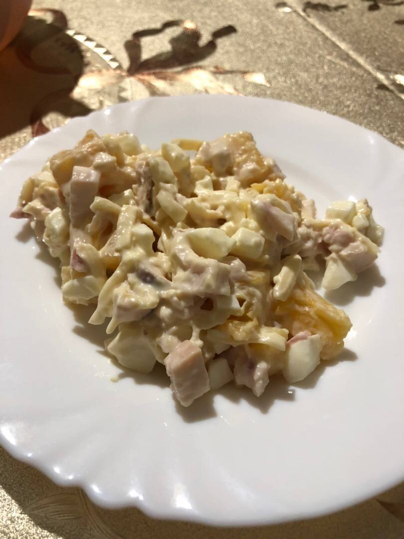 Салат с копчёной курицей и ананасами — рецепт с фото пошагово