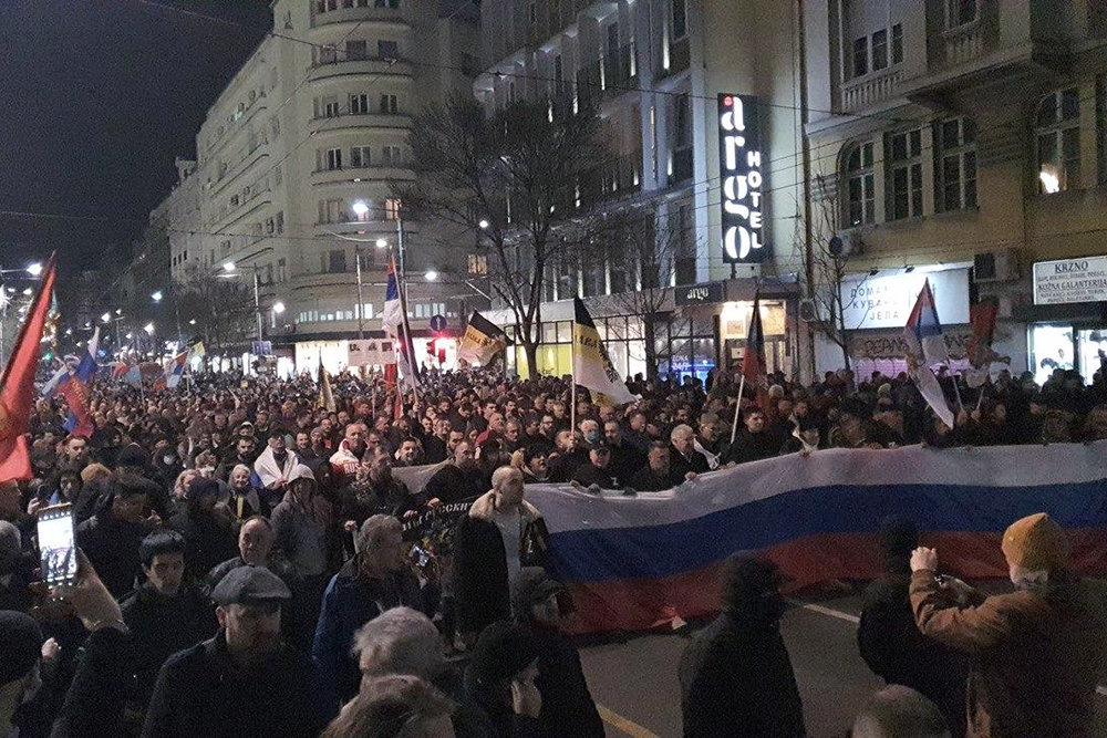 Сербия что происходит сегодня последние. Митинги в Сербии в поддержку России 2022. Митинг в Сербии в поддержку России. Митинги в Сербии 2022. Сербы митинг в поддержку России 2022.