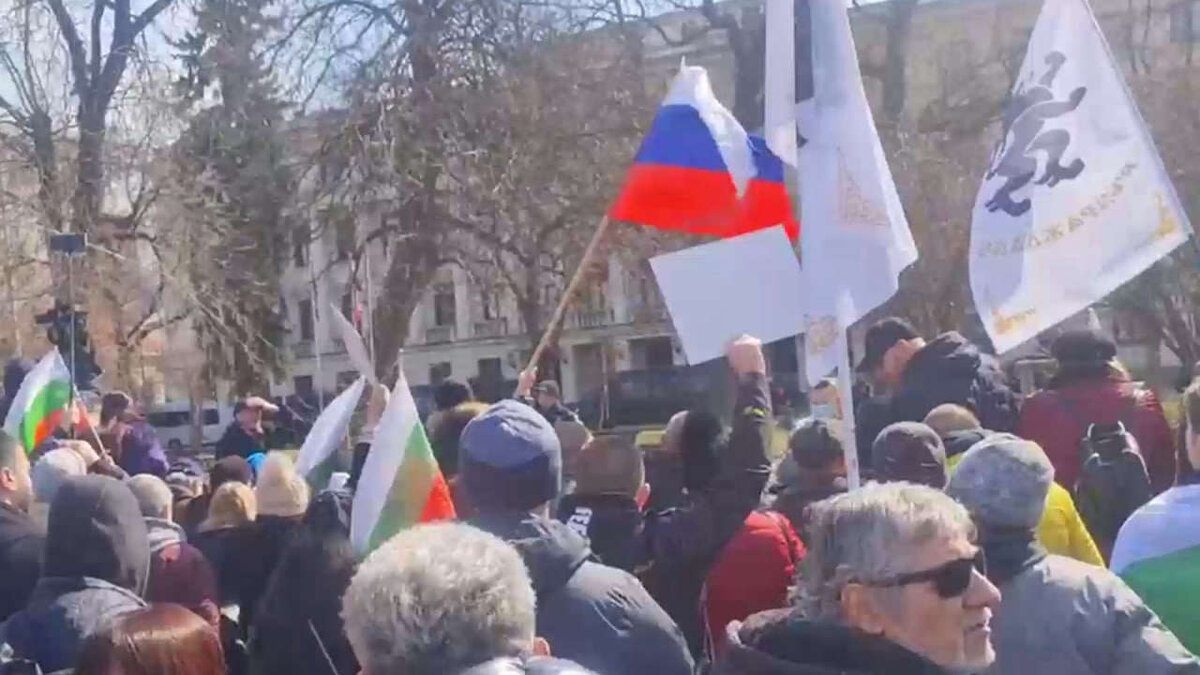 На центральной площади города Варна.  фото: картинки яндекса.