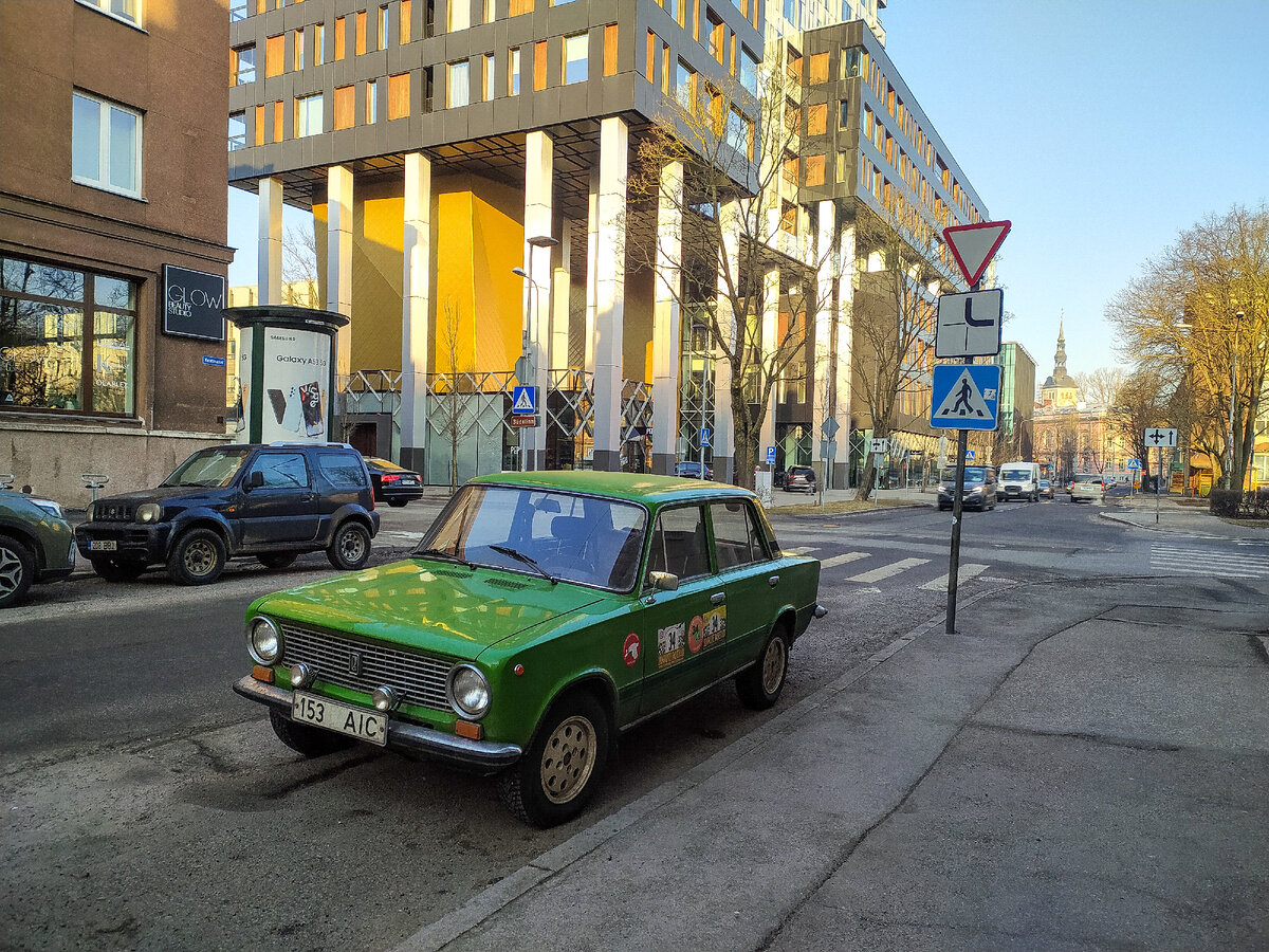 Жигулевская классика до сих пор встречается даже на улицах Таллина!