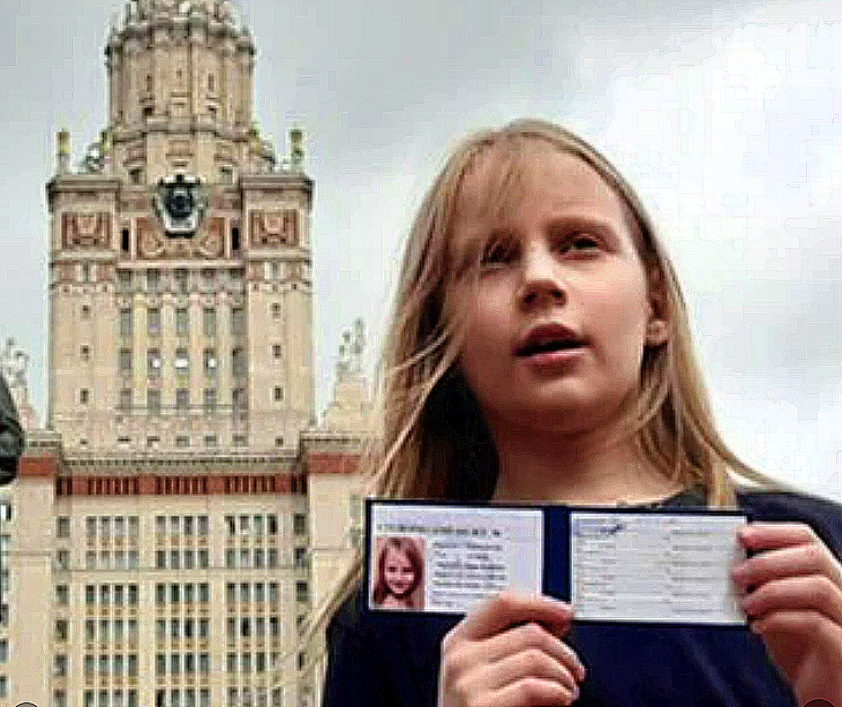 9-летняя алиса теплякова. окончила школу в 9 лет. алиса теплякова поступила в мгу. алиса теплякова мгу. окончила школу в 9 лет.