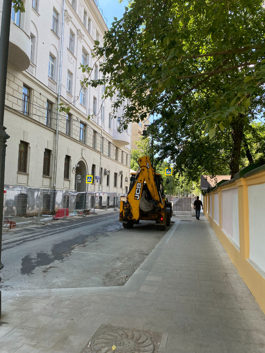 Гагаринский переулок, Москва