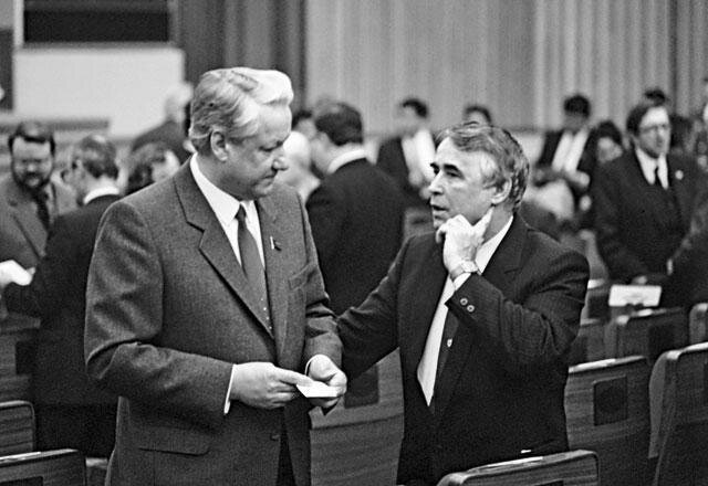Ф. Бурлацкий с Б. Ельциным. 1986 год