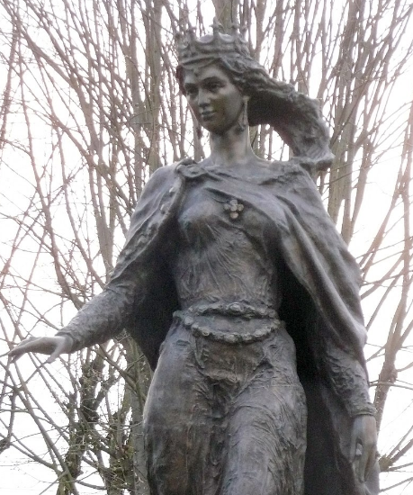 Памятник в Санлисе «Анна Киевская, королева Франции» (установлен в 2005 году)