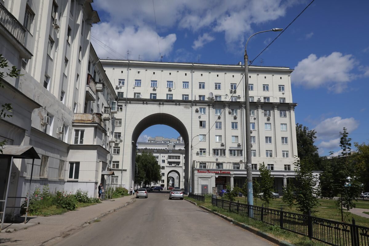   Остановка и стоянка будет запрещена на участке проспекта Бусыгина от улицы Бурденко до улицы Героя Васильева Арина Полтанова