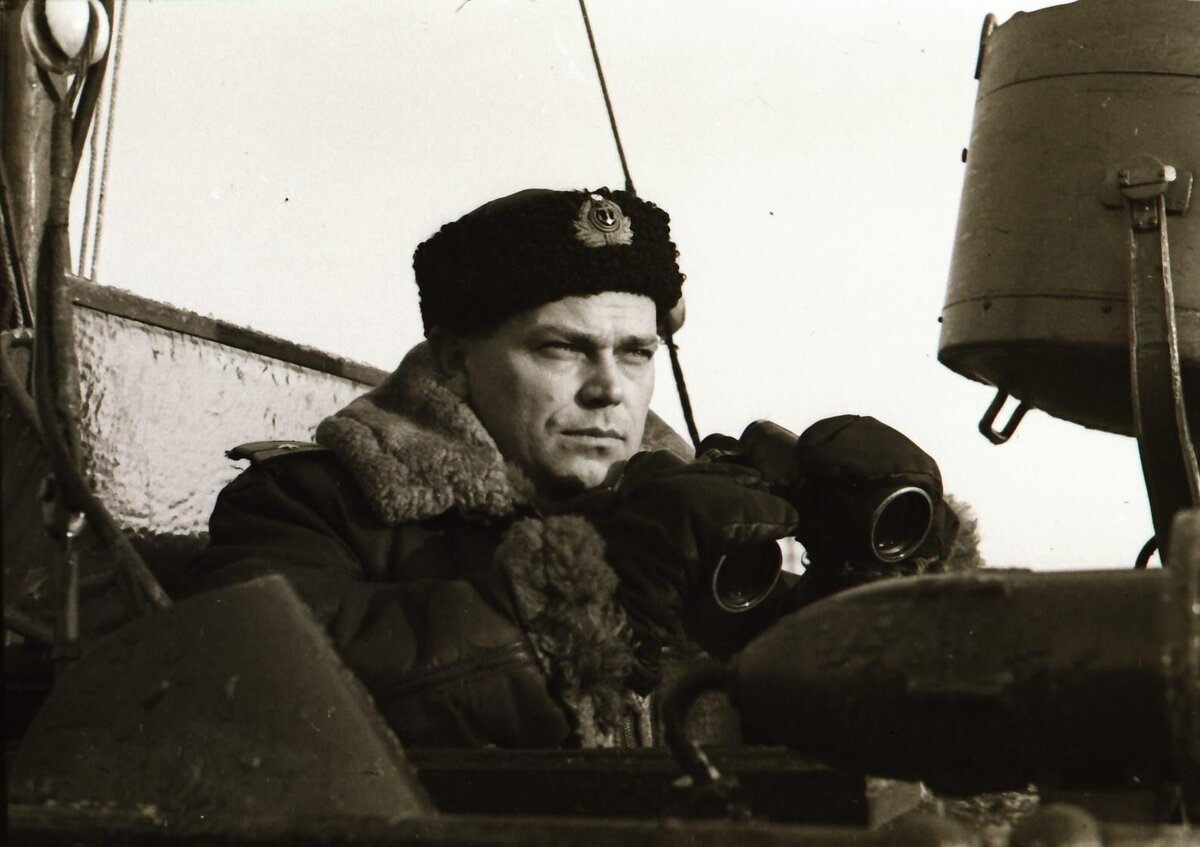 Командир отряда капитан II ранга Капралов Михаил Васильевич 12.11.1943 г. 