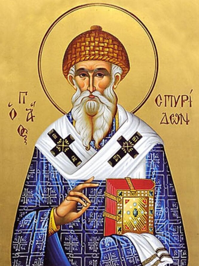 История жизни Спиридона Будущий святитель жил в сельской местности на острове Кипр. Спиридон был небогат и хорошего образования не получил, но с юности  был очень верующим.