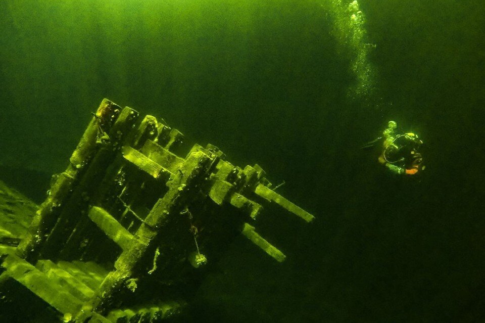     Погружения совершают как опытные дайверы, так и новички. Фото: Роман Воробьев и Татьяна Клименко, Алтайский заповедник