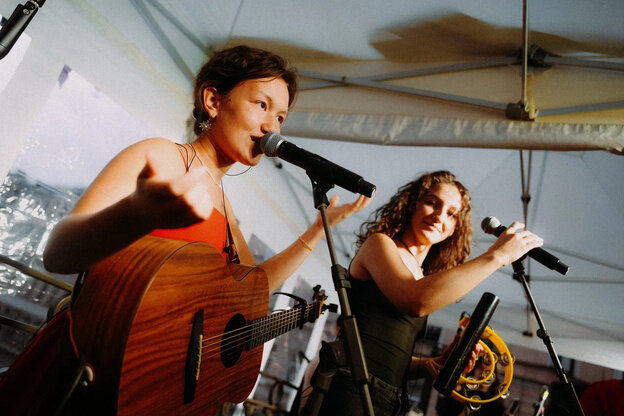    «Этот опыт может получить любой кировчанин». Группа «КУДРИ!» выступила на фестивале «Ленинградские мосты»