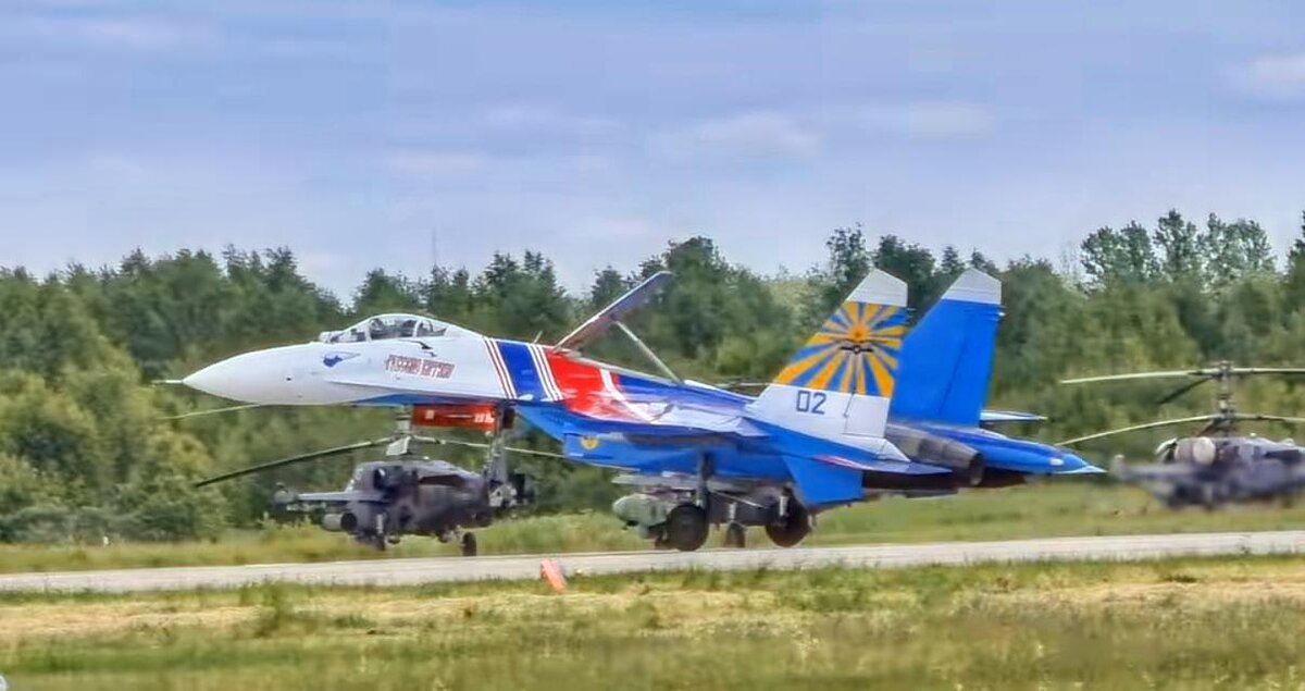 Посадка самолета Су - 27