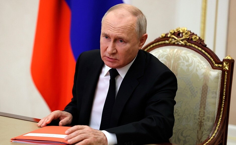 Фото: с сайта Кремля (http://static.kremlin.ru/media/events/photos/big/XVCxAgW5KJBoMTAFNYRC5HUAoBm2Ny9Y.jpg)