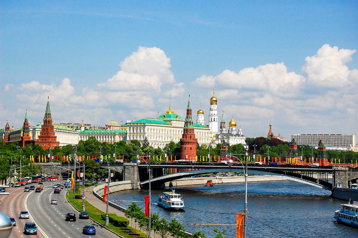 Все в москве живут. Кремль фото Москва крупным планом. Московский Кремль жили люди. Московский Кремль в Италии. Я В Москве.