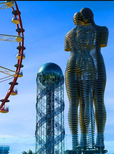 Поцелуй Али и Нино.   ПОЛИСТАЙТЕ