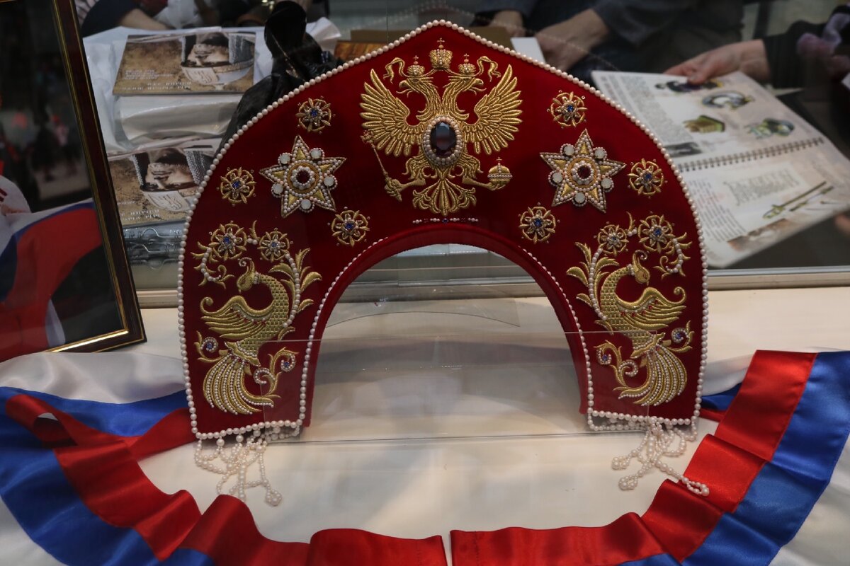 Кокошник. Стенд Торжокских золотошвей. Фото: Art&Culture