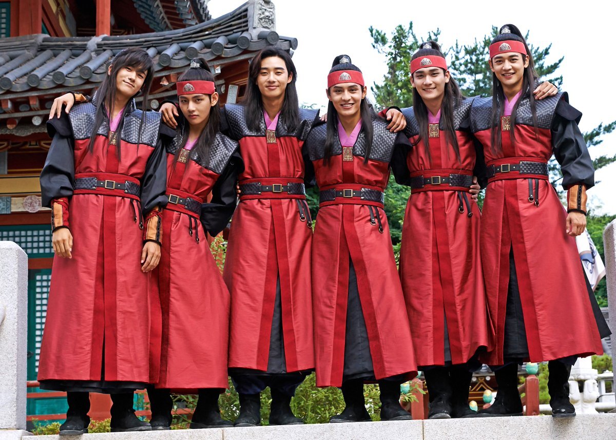 Главные герои дорамы "Хваран".