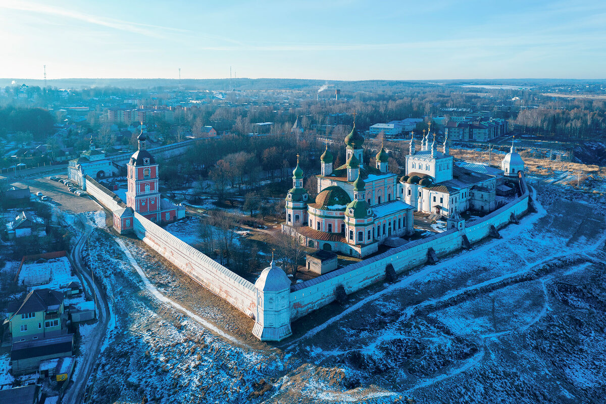 Переславль, вид на Горицкий монастырь, shutterstock