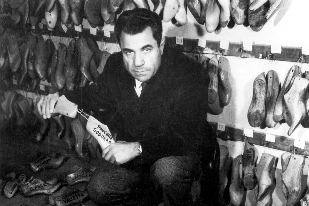 Сальваторе Феррагамо с колодкой Полетт Годдар