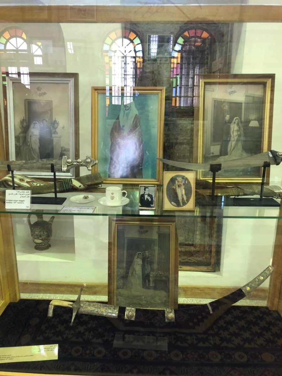 Невероятная коллекция различных артефактов с 4 континентов