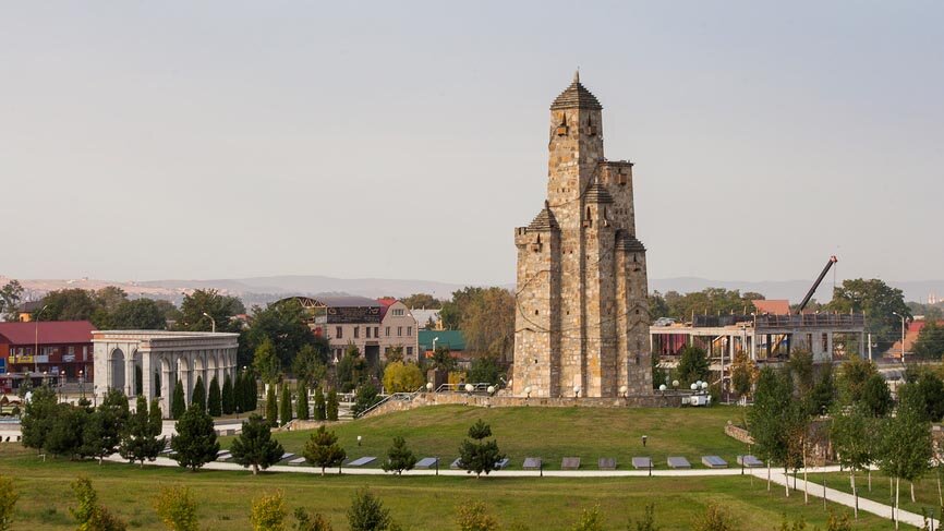 Источник: https://www.culture.ru/touristRoutes/516/cveti-moya-nazran