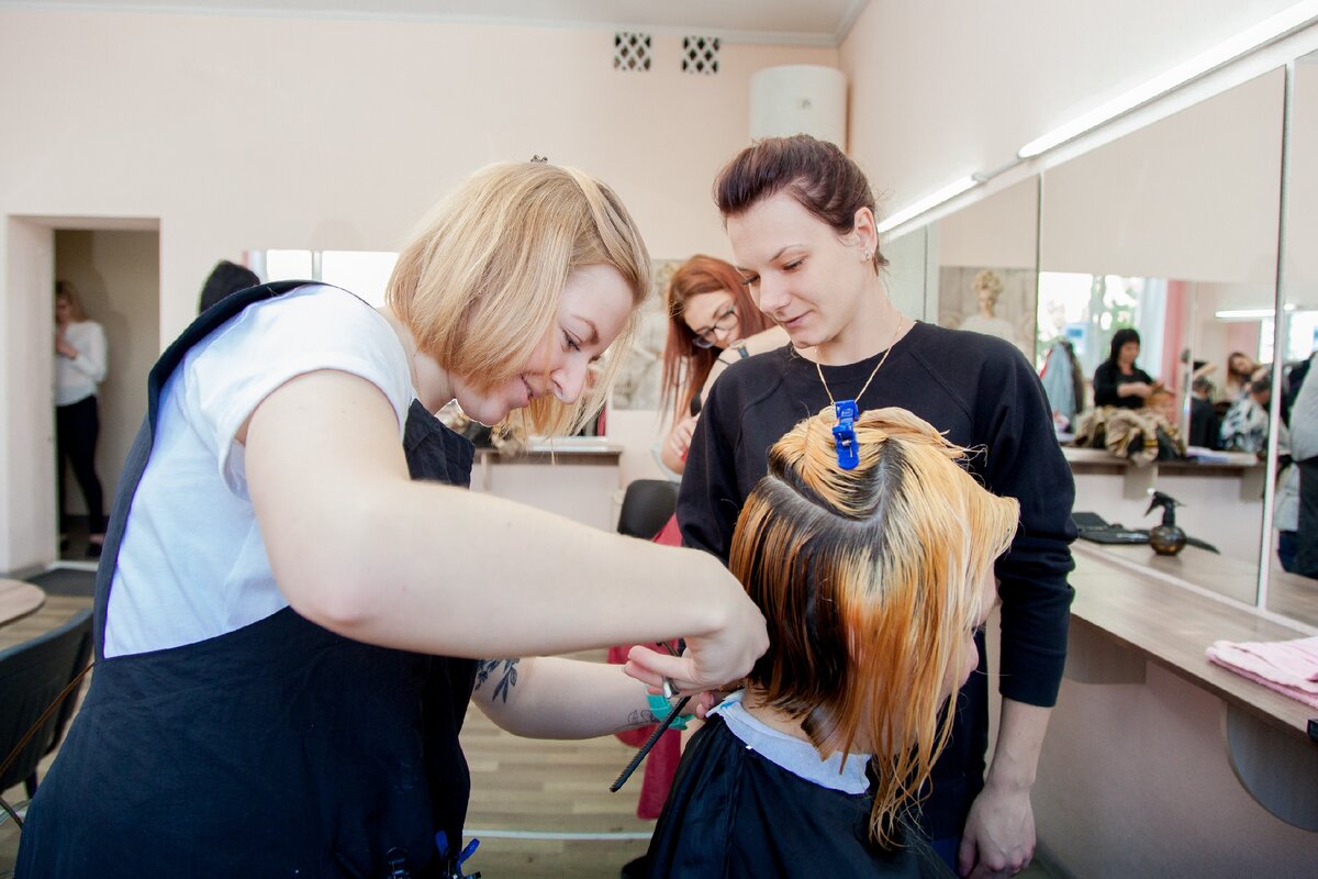 Сколько получают парикмахеры в России