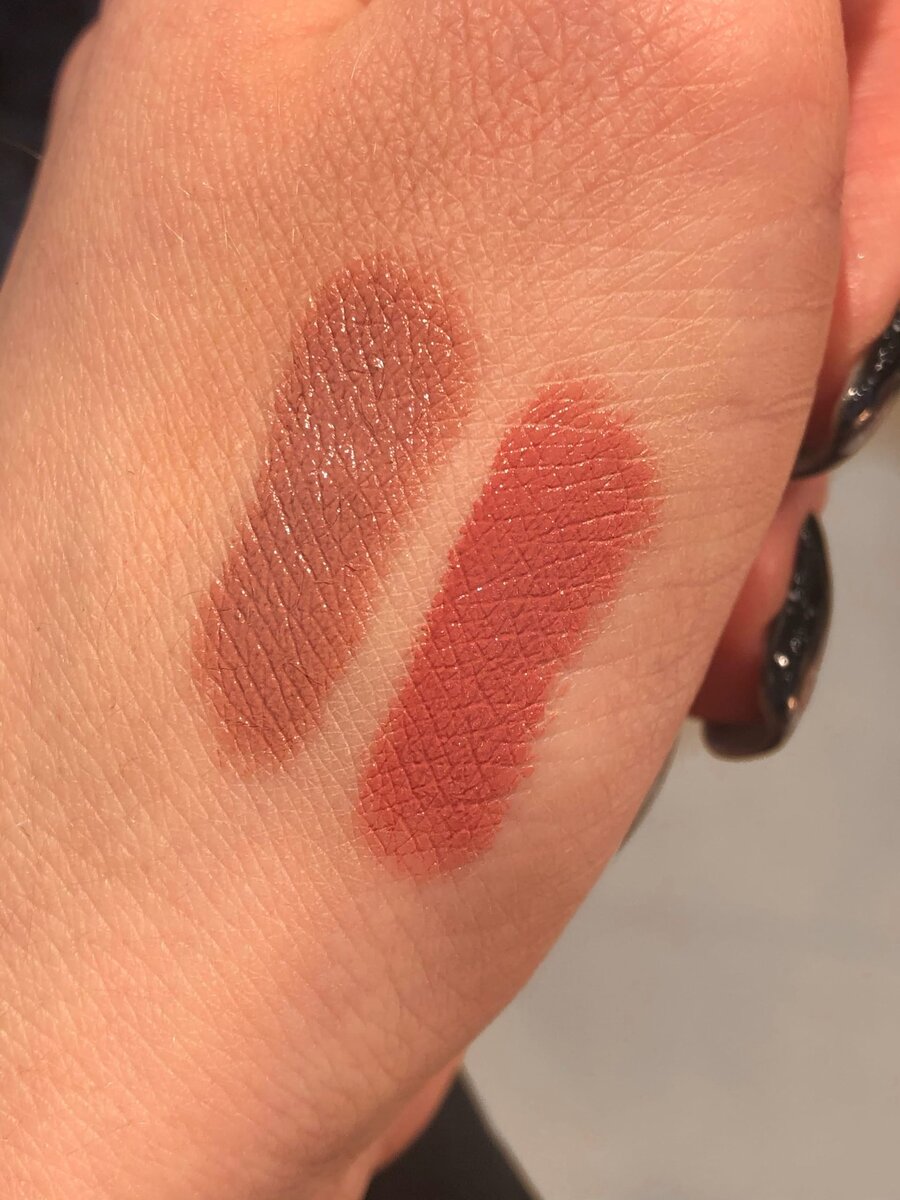 Свотчи на руке: слева 11 оттенок, справа 12 оттенок