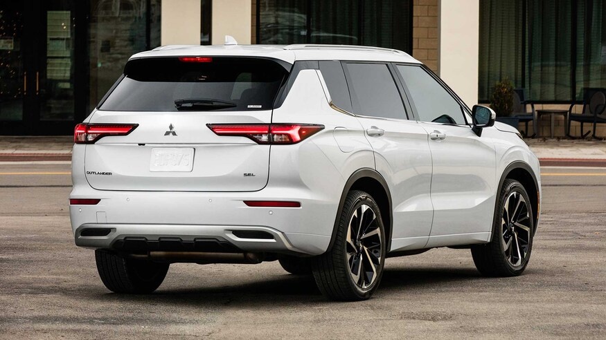  Mitsubishi Outlander 2022  изображение взято с сайта Avtonam.ru