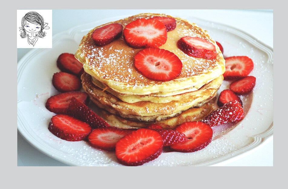 Полезные блины с клубникой