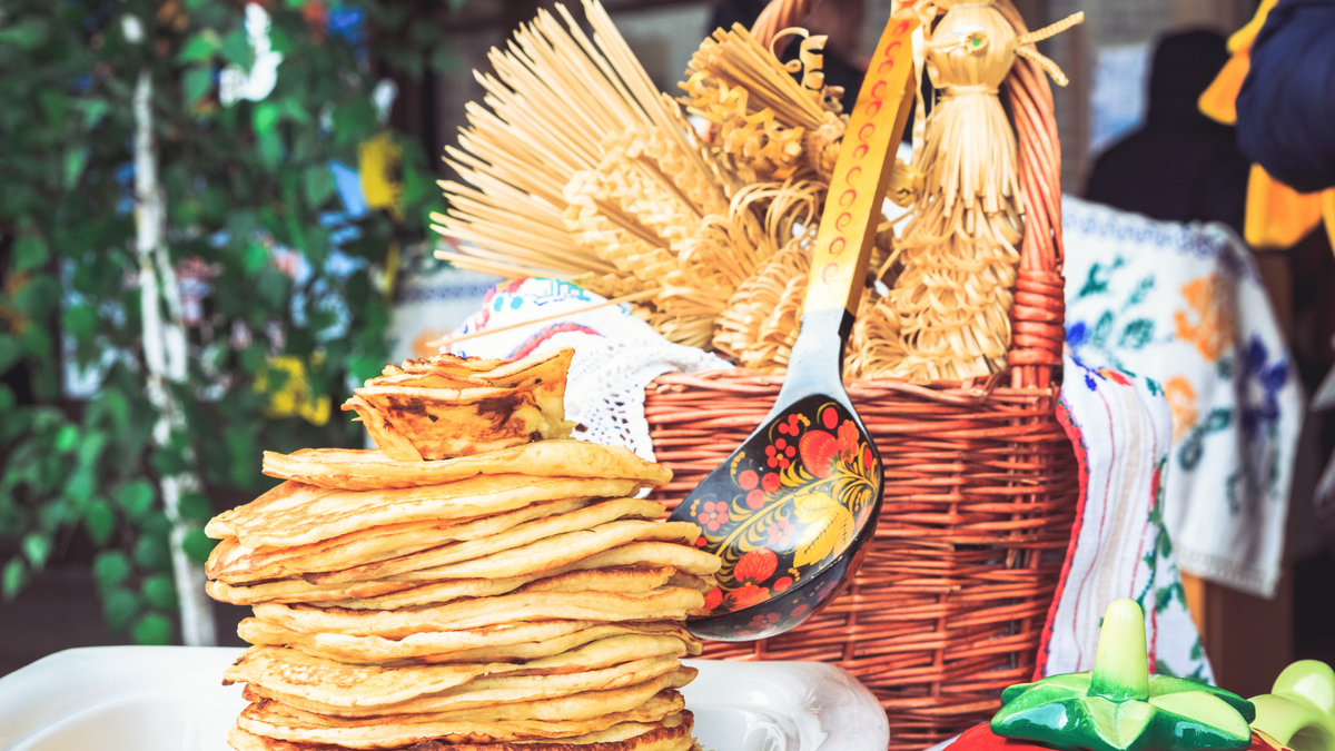 Каждый второй из опрошенных россиян сообщил, что обычно участвует в обрядах проводов зимы. 