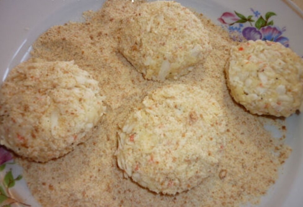 Сформированные крабовые котлетки