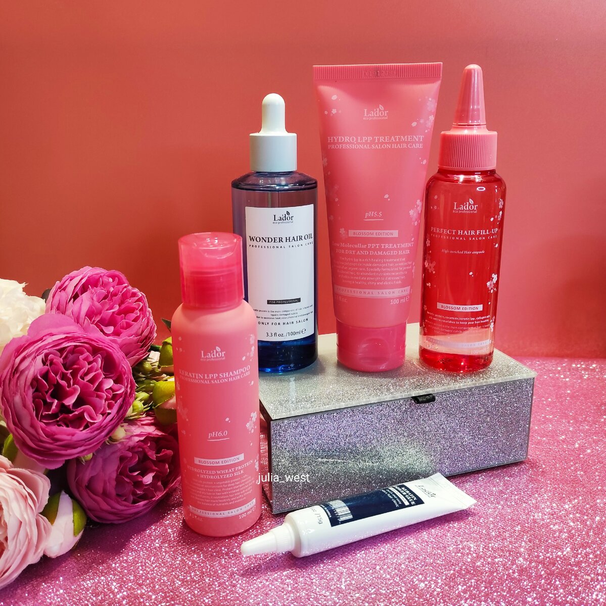 Знаменитый филлер Lador представлен в розовом цвете (а не голубом, как обычно), потому что это лимитированная весенняя серия.