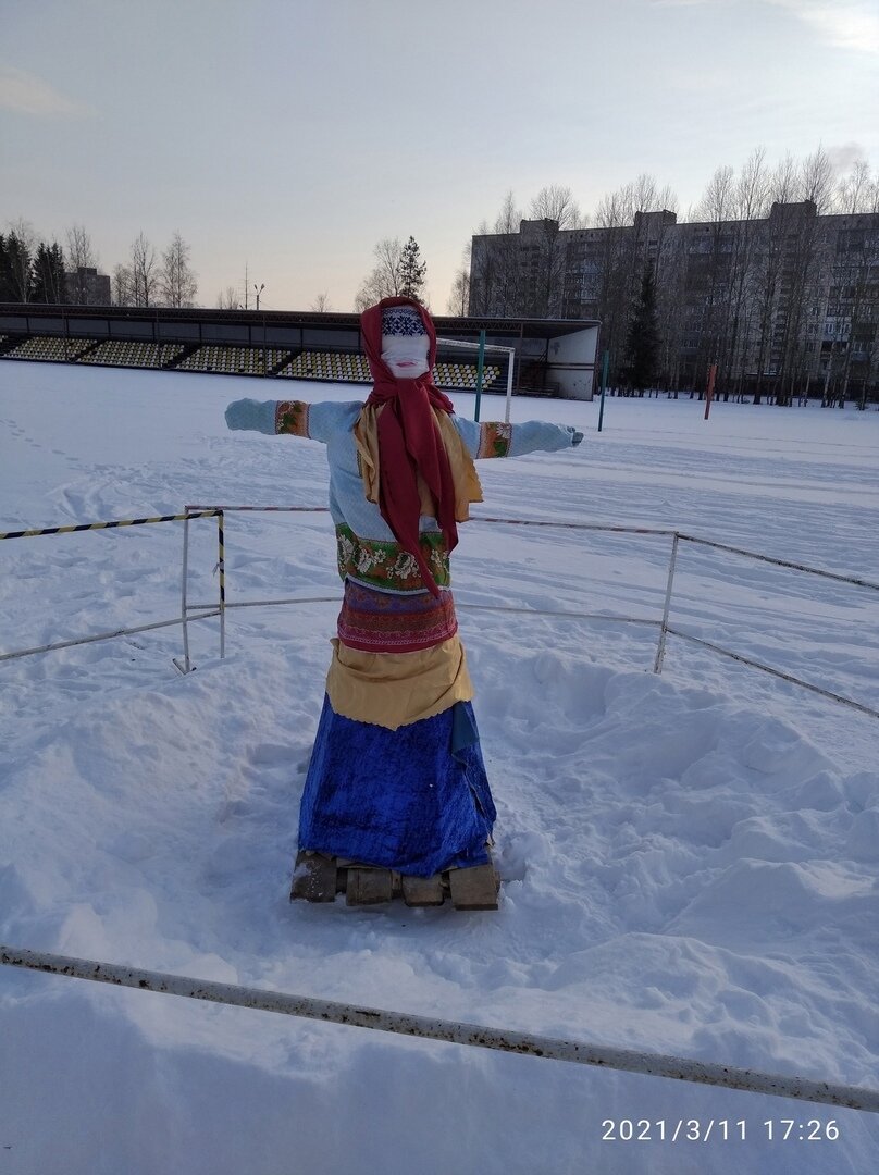 Масленица - народный праздник, который можно проводить не только в виде гуляний, но и в виде спортивного праздника на стадионе.