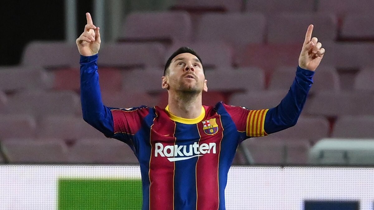 «Барселона» : «Уэска» 4:1.