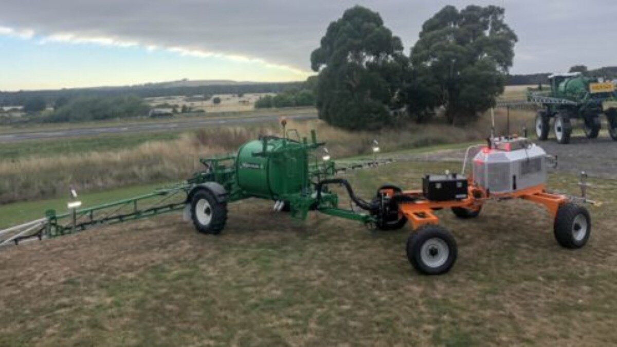 Фото: Портал mechaman.nl Новый прицепной опрыскиватель Goldacres Prairie для роботов SwarmFarm Robotics