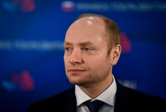  minvr.gov.ru, Первый министр по развитию ДФО Галушка хотел самолет, вертолет и 11 мерседесов 