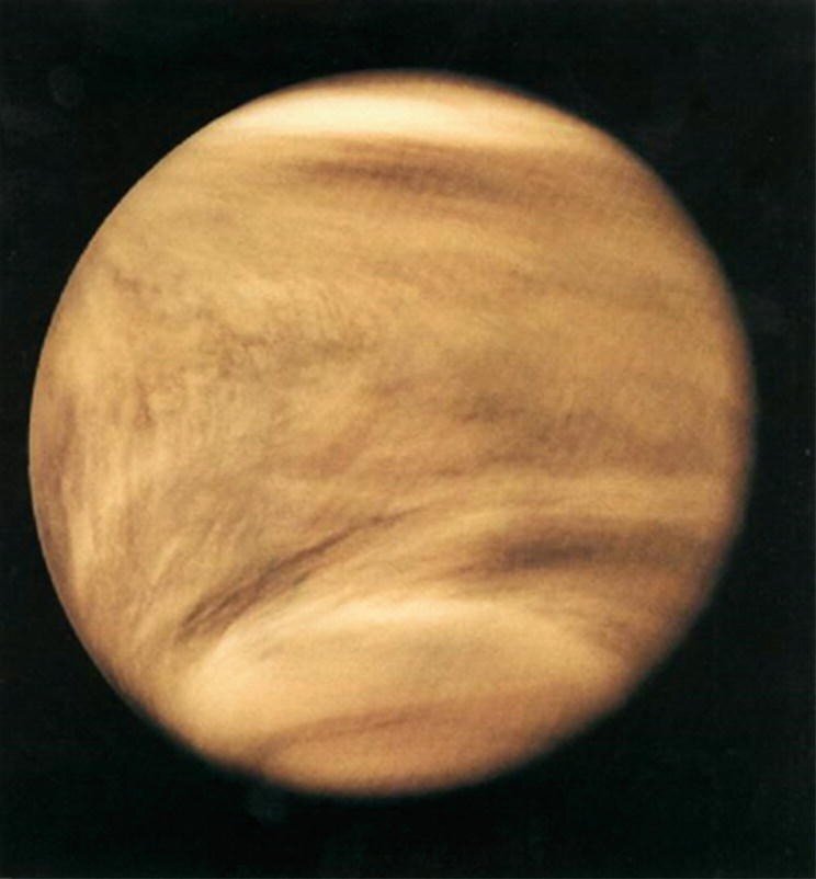 Фото: NASA / Снимок облаков Венеры в ультрафиолетовом диапазоне. Получен орбитальным зондом Pioneer Venus Orbiter в 1979 году